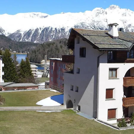 Chesa Arlas B3 公寓 *